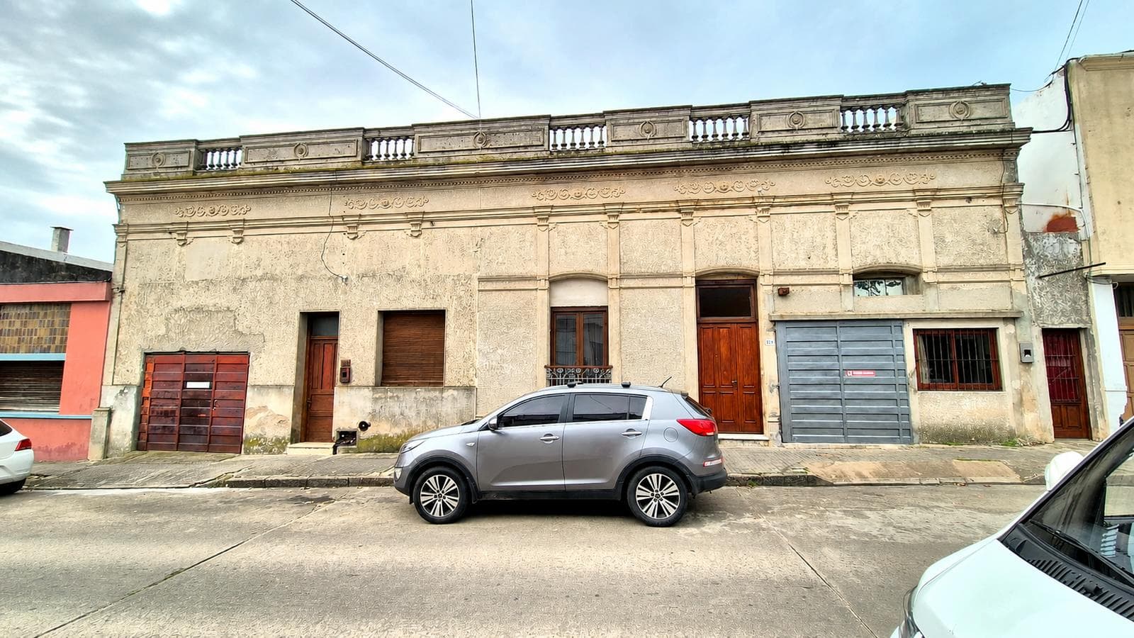 Annual Rental: 4-Bedroom House and 1-Bedroom Apartment, San Carlos, Maldonado