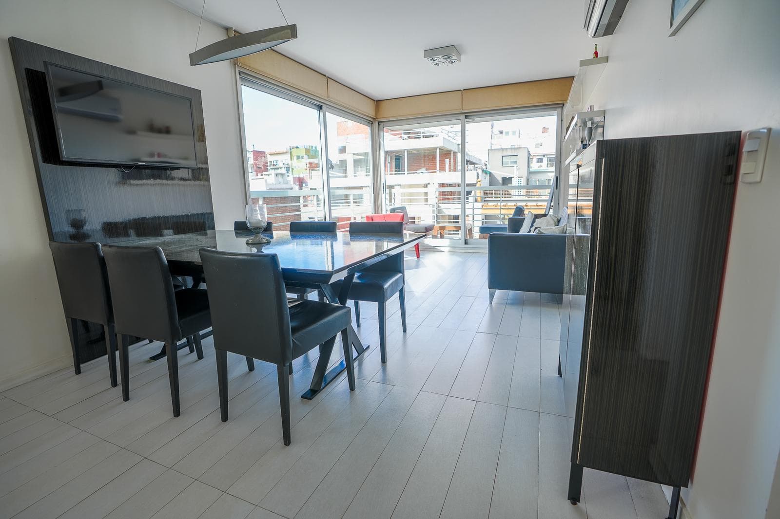 2-Bedroom Apartment + Garage - Las Cañitas, Palermo