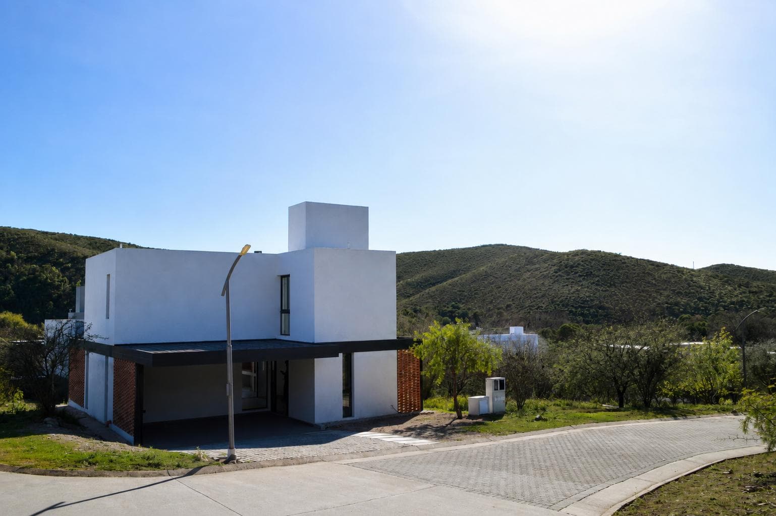 COLINAS DE LA DESEADA: Brand-new, top-quality modern home with 3 bedrooms
