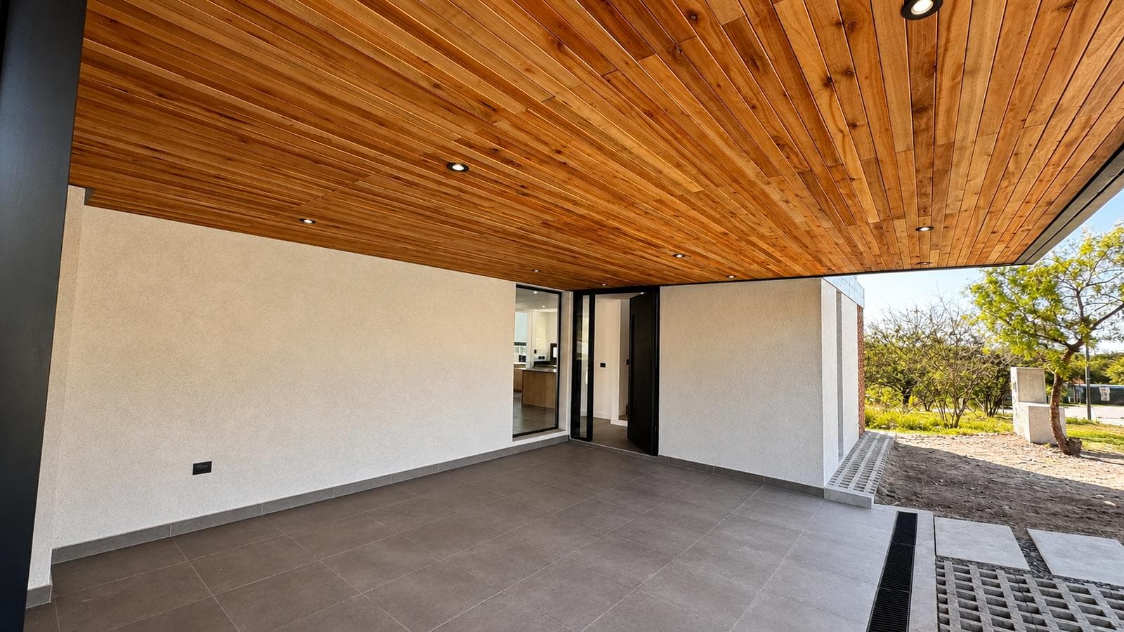 COLINAS DE LA DESEADA: Brand-new, top-quality modern home with 3 bedrooms
