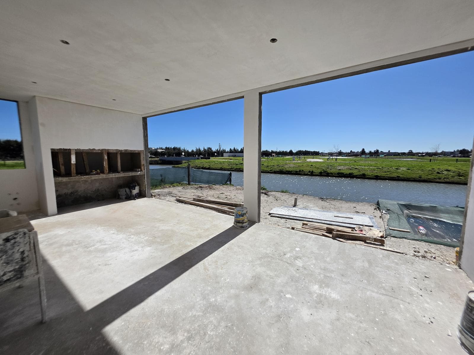 3-Bedroom House with Pool in Funes Lakes