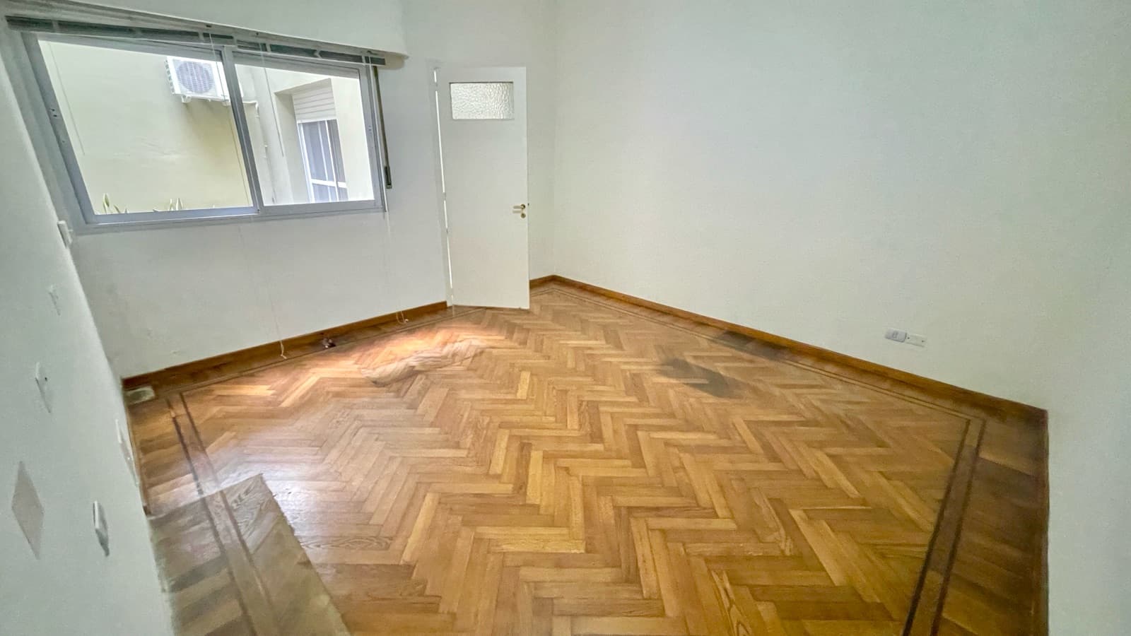 2-room office with a patio and restroom for RENT in downtown San Fernando