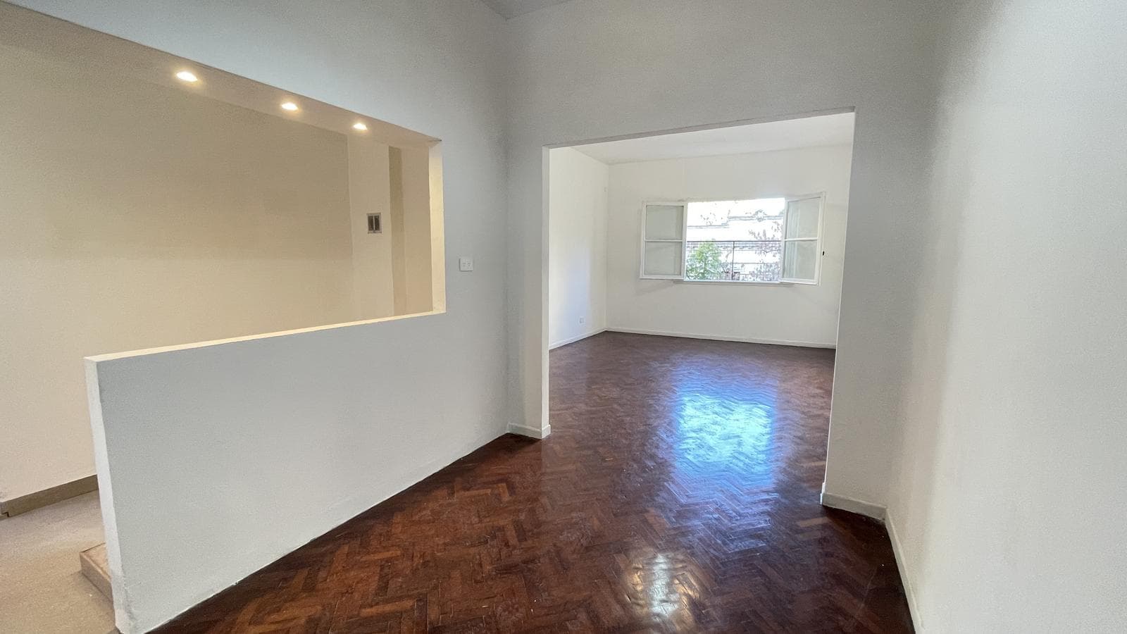4-room apartment | 3 bedrooms | Full-length front balcony | 2nd floor (access via stairs) | 2 private storage rooms | Bright | For Sale