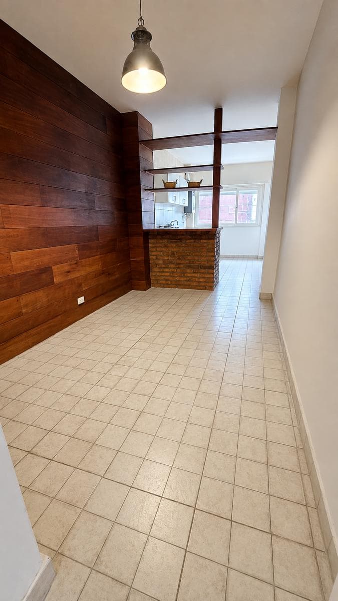 Very Spacious and Bright 2-Room Apartment for Rent in Olivos