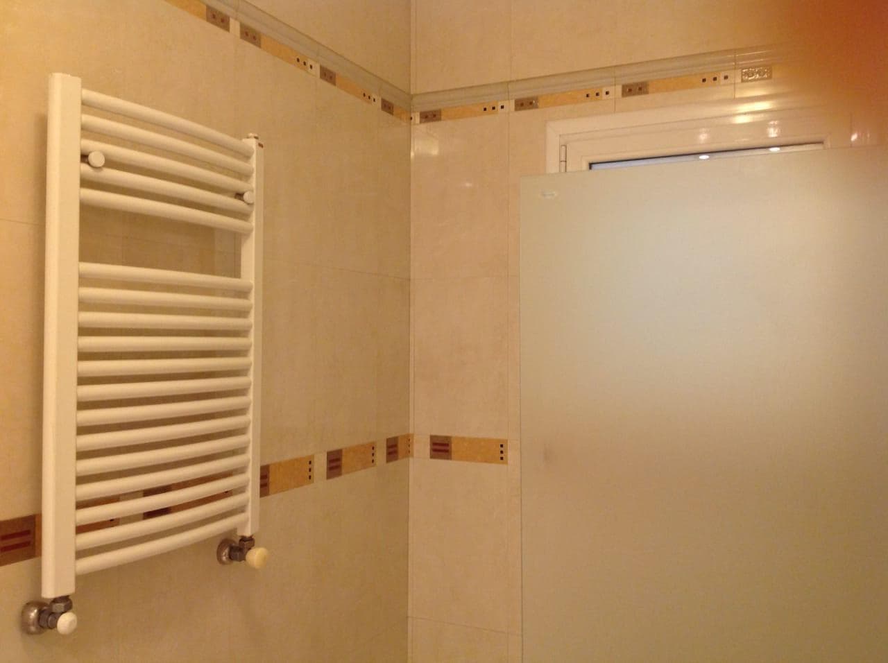 FOR RENT: 3-bedroom house with a pool - Manzanar Neighborhood