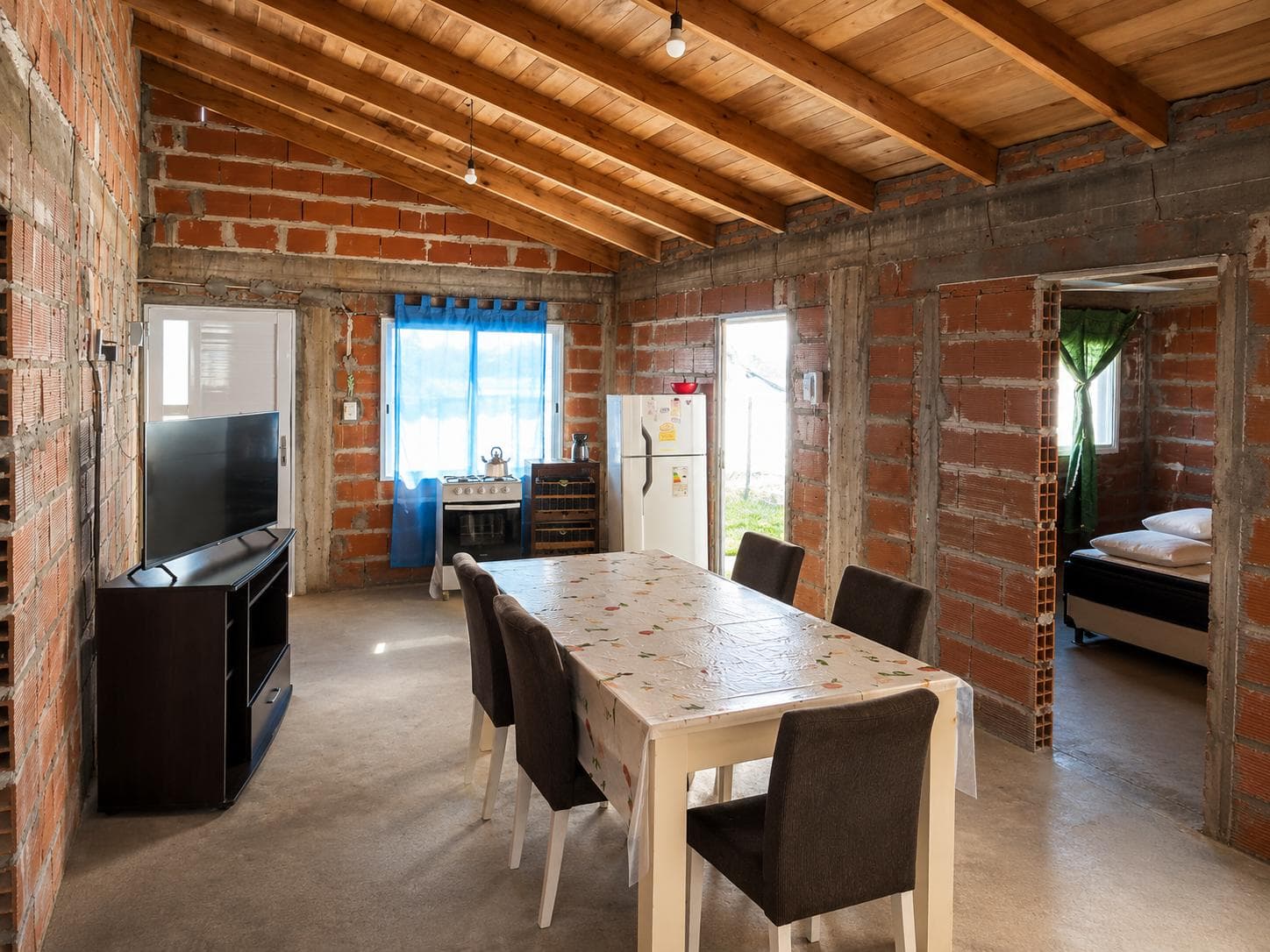 3-Bedroom House for Sale in Colonia Ayui, Concordia, Entre Ríos, Surrounded by Lakes and Hot Springs