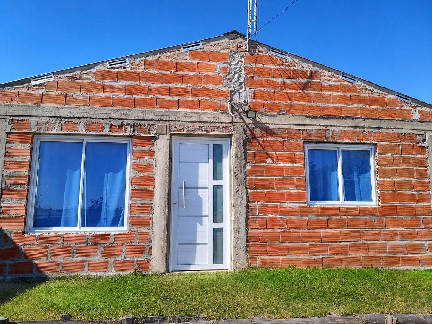 3-Bedroom House for Sale in Colonia Ayui, Concordia, Entre Ríos, Surrounded by Lakes and Hot Springs