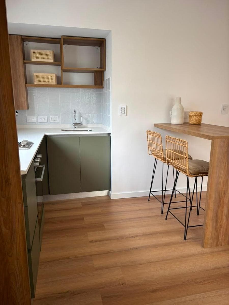 Spacious studio apartment, completely renovated