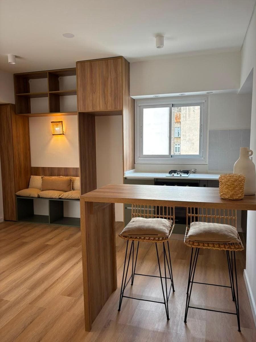 Spacious studio apartment, completely renovated