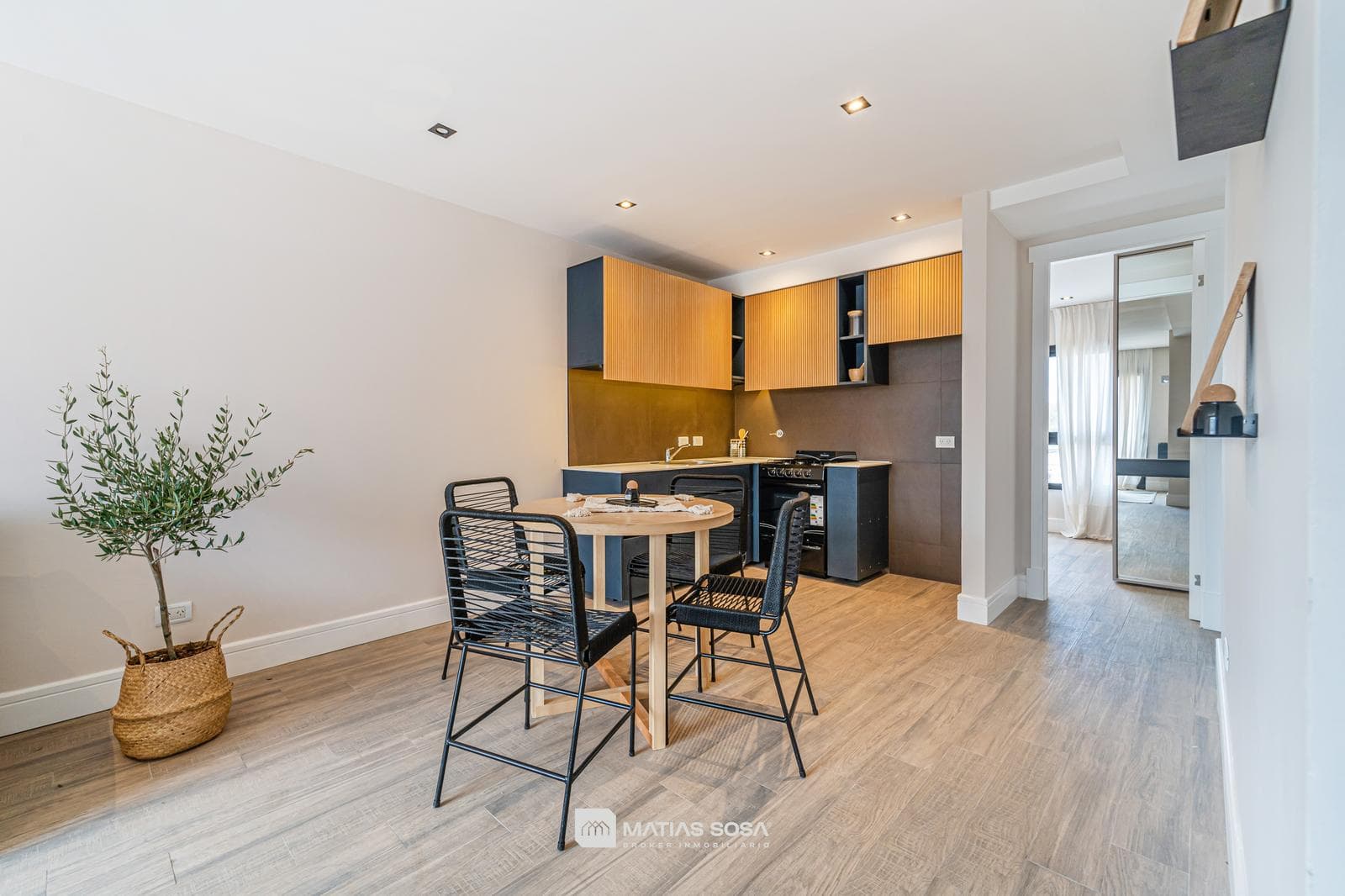 For Sale - 2-room apartment - Front-facing - Brand new