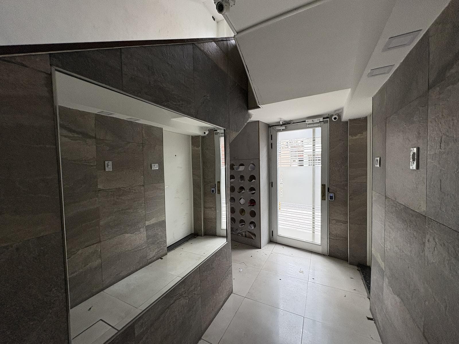 2-bedroom apartment + bonus room