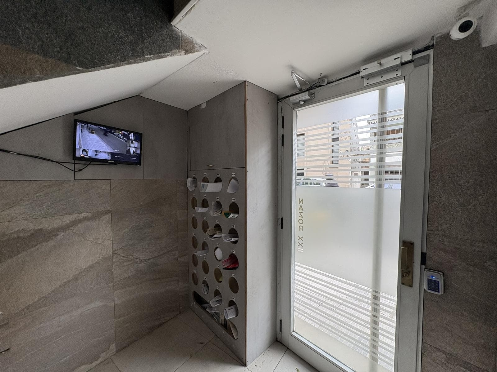 2-bedroom apartment + bonus room