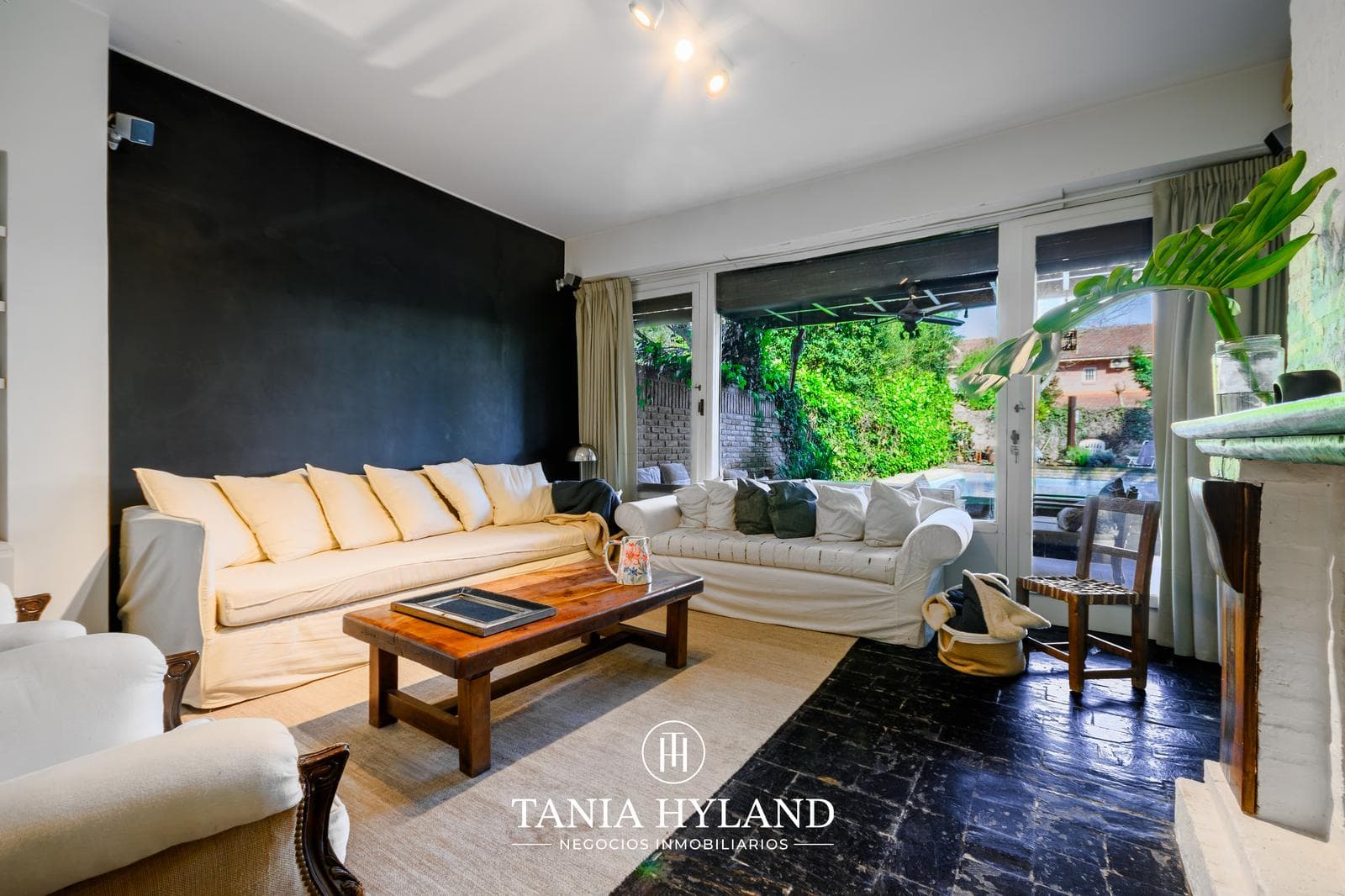 5-Bedroom House for Sale with Garden and Pool in Martínez, San Isidro