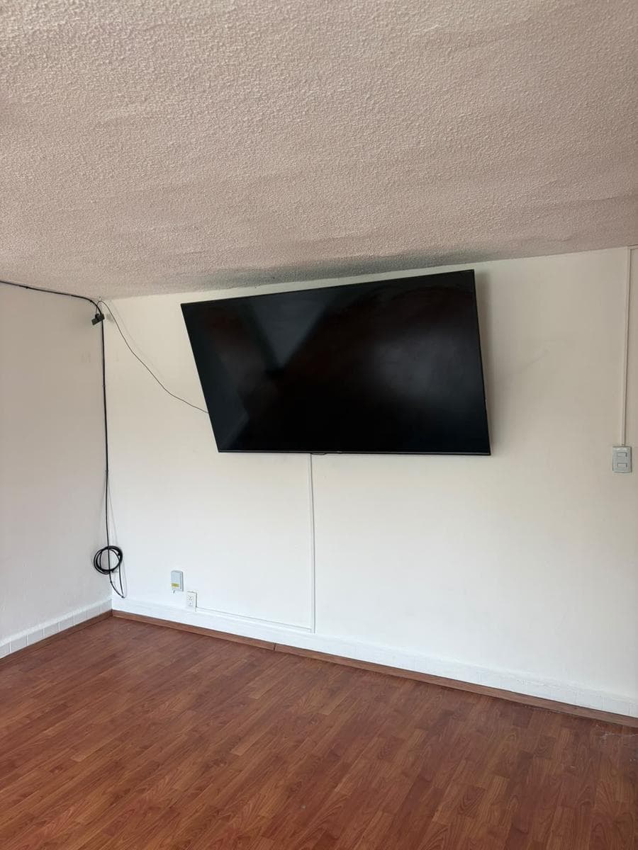 The Apartment of Your Dreams with a View of the Park in Del Valle