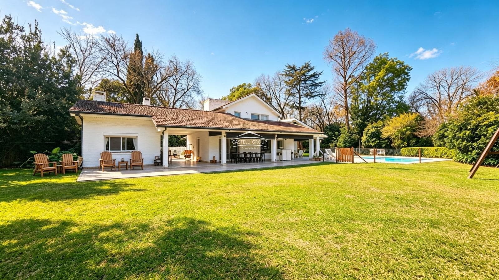6-Room House for Sale at Mayling Country Club