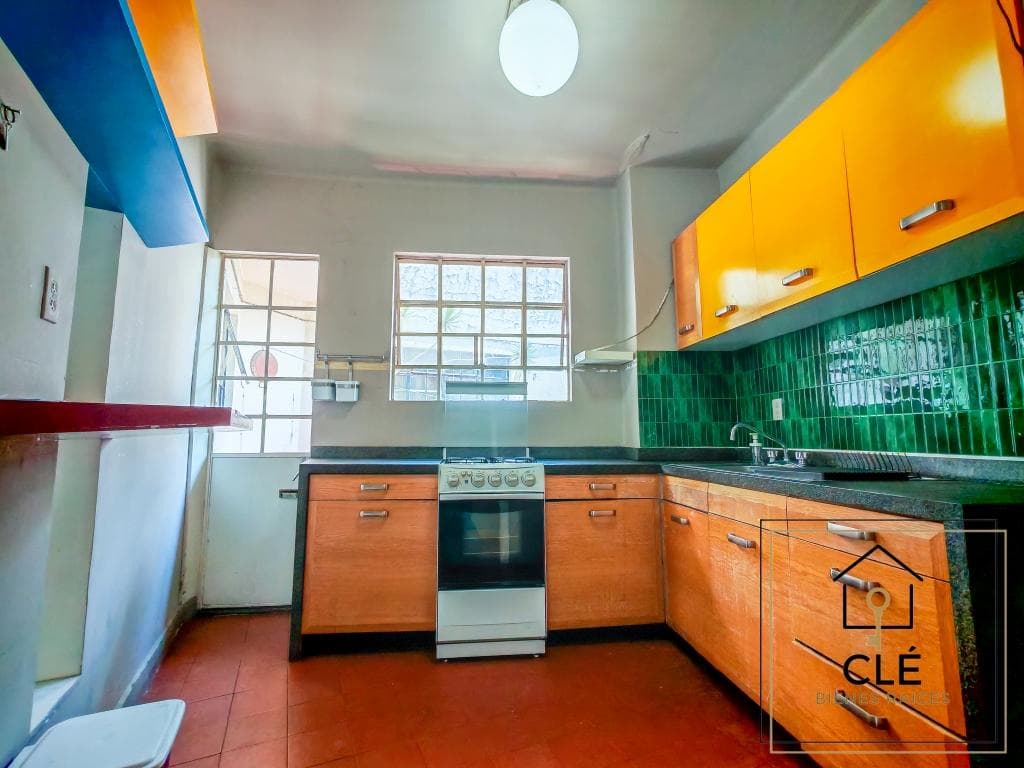 Plaza Popocatepetl, Hipodromo Neighborhood. 136 m², with a balcony, IN A PRIME LOCATION