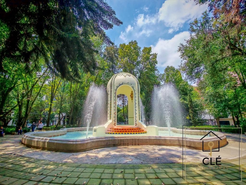Plaza Popocatepetl, Hipodromo Neighborhood. 136 m², with a balcony, IN A PRIME LOCATION