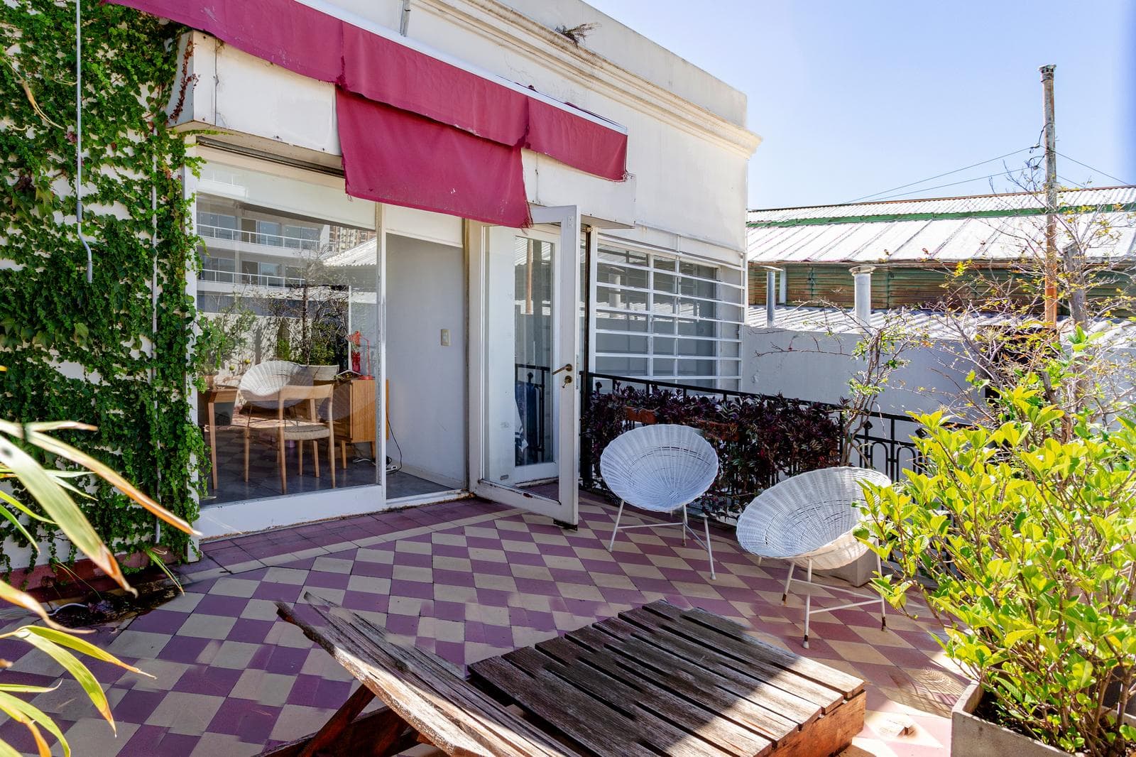 Spectacular 5-room apartment for rent