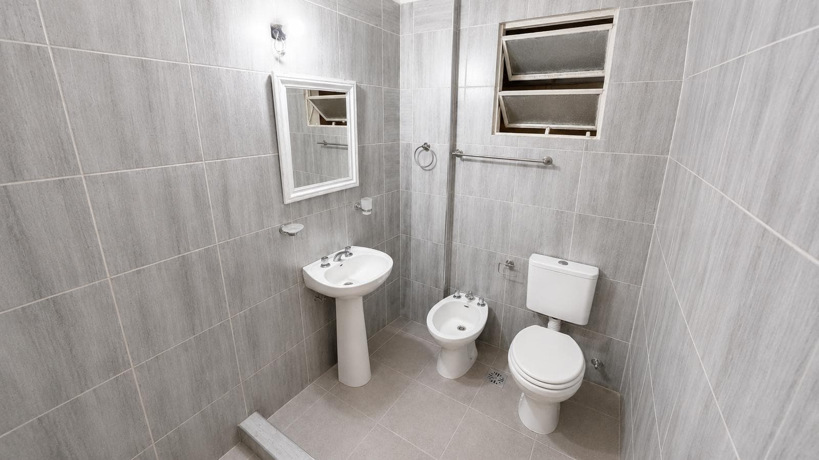 2-ROOM GROUND-FLOOR APARTMENT FOR RENT WITH A PATIO – BELGRANO – NO MAINTENANCE FEES