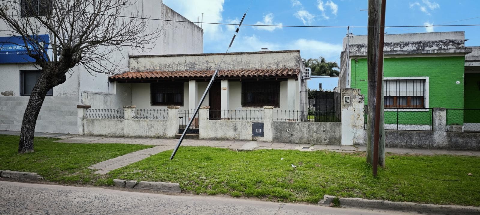 INVESTMENT OPPORTUNITY OR PROPERTY TO RENOVATE IN ESCOBAR!