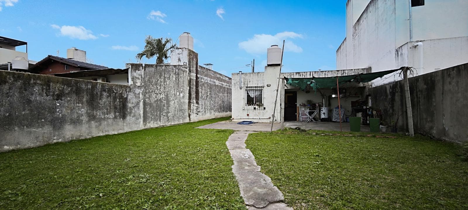 INVESTMENT OPPORTUNITY OR PROPERTY TO RENOVATE IN ESCOBAR!