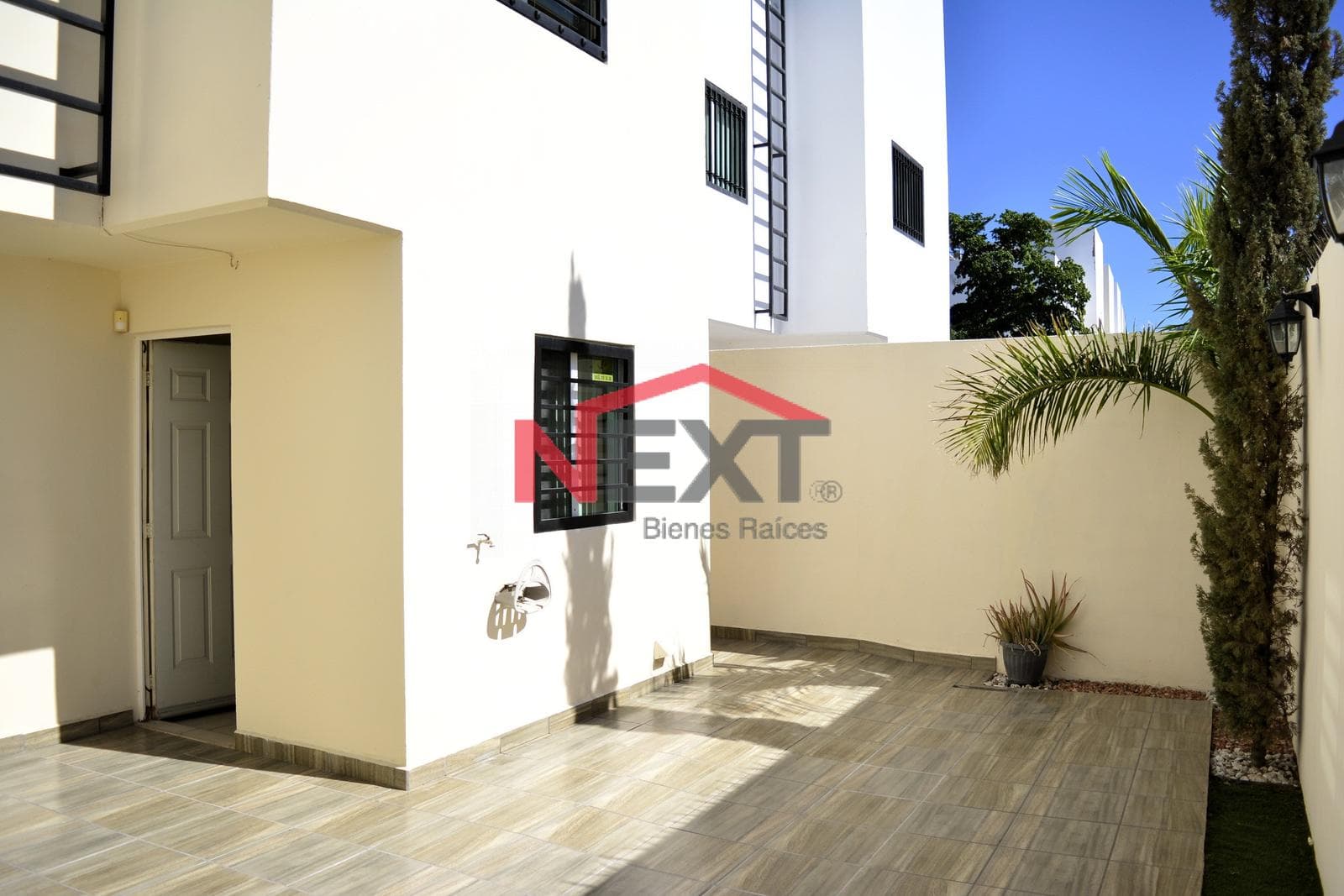 HOUSE FOR RENT IN BANUS RESIDENCIAL