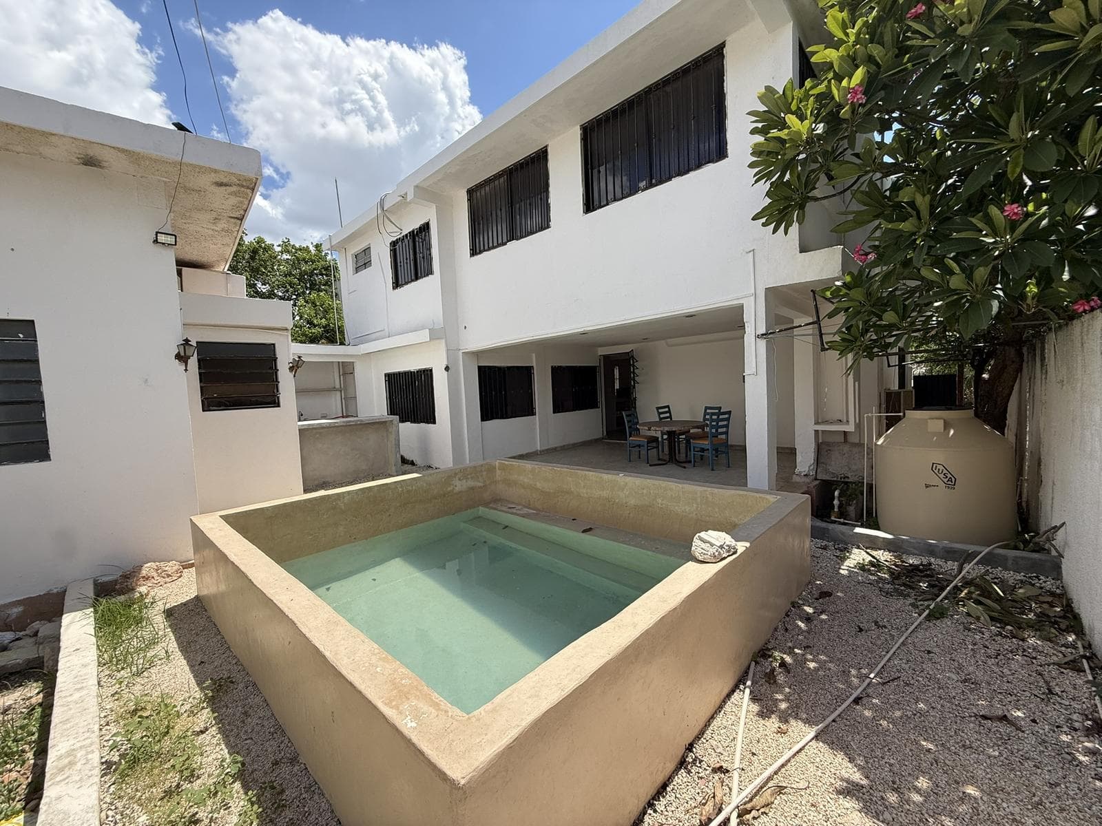 Corner House for Rent in Chuburná | 4 Bedrooms and a Pool