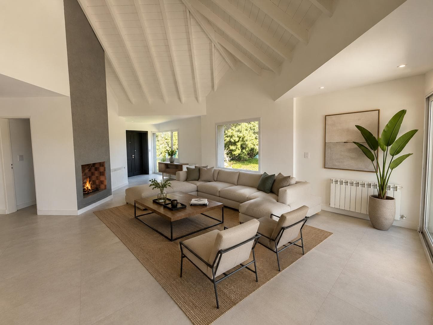 House for Sale in Country Campo Chico: 5-room home with a pool