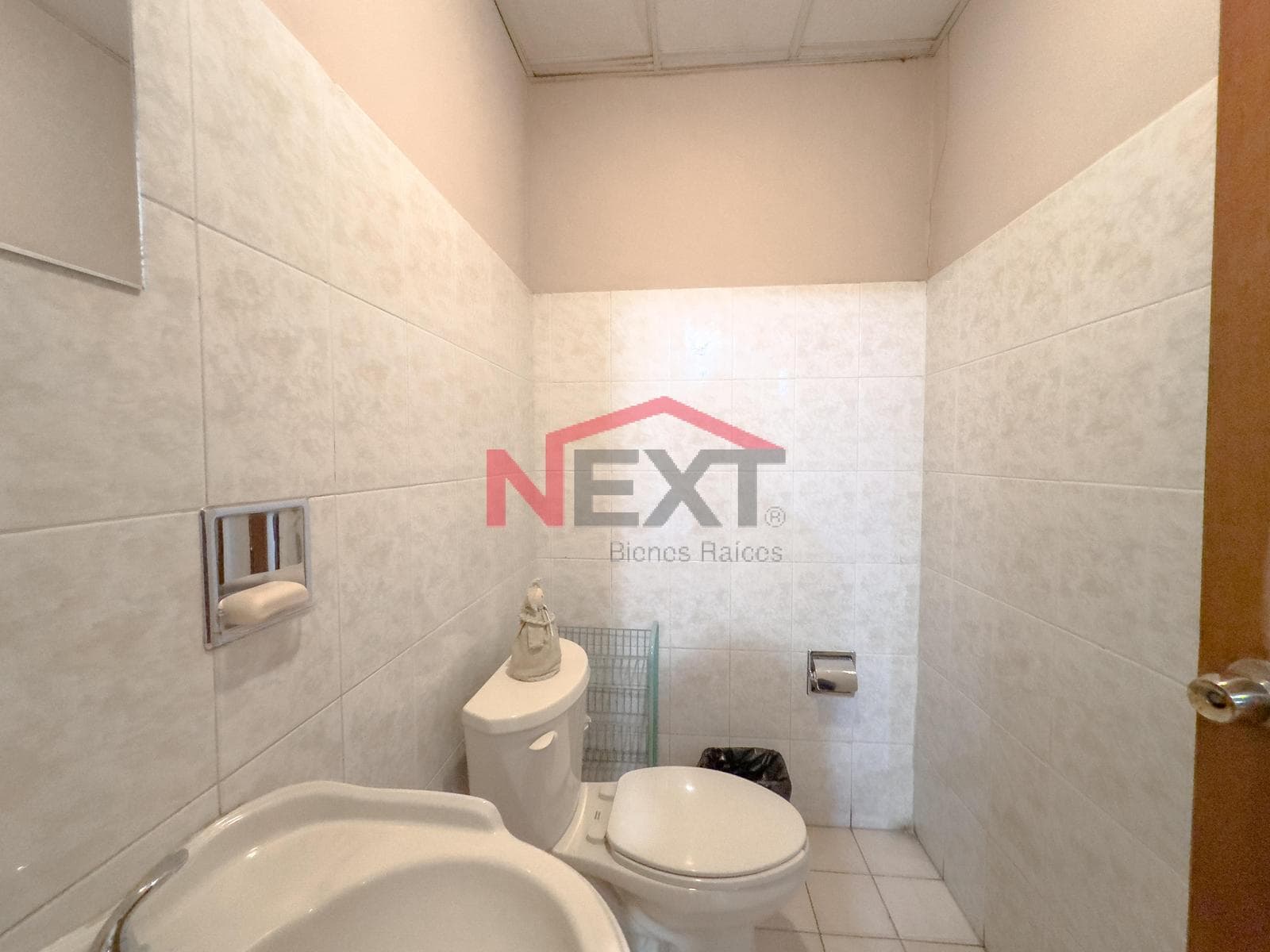 OFFICE FOR RENT IN THE CENTENARIO NEIGHBORHOOD