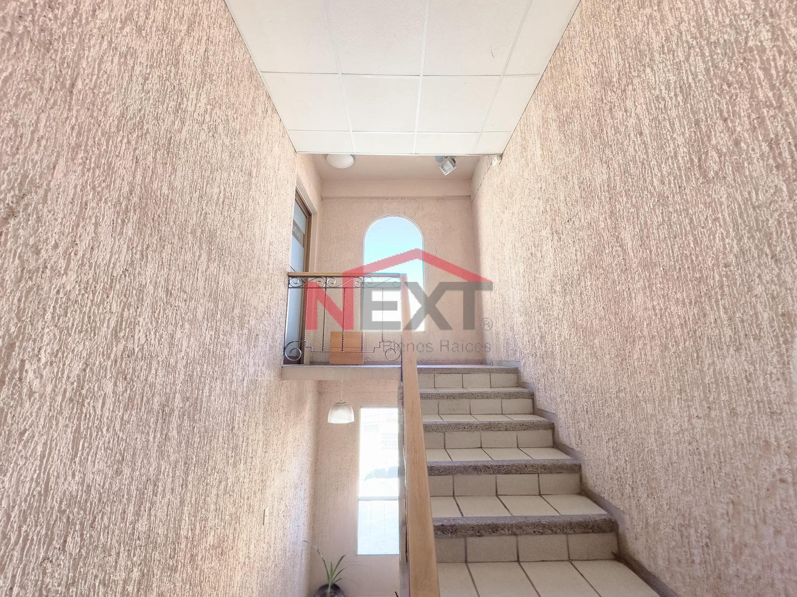 OFFICE FOR RENT IN THE CENTENARIO NEIGHBORHOOD