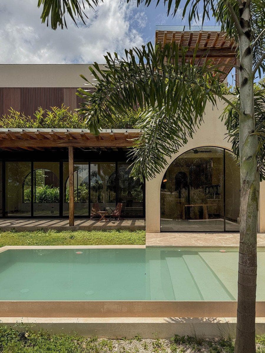 HOUSE FOR SALE IN MÉRIDA, PROVINCIAL GOLF CLUB, LUXURY RESIDENCE, READY