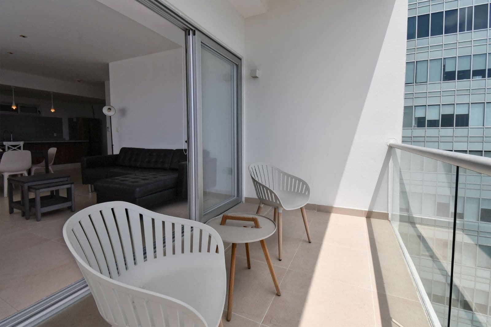 APARTMENT FOR SALE WITH OCEAN VIEW ON THE MALECÓN AMERICAS