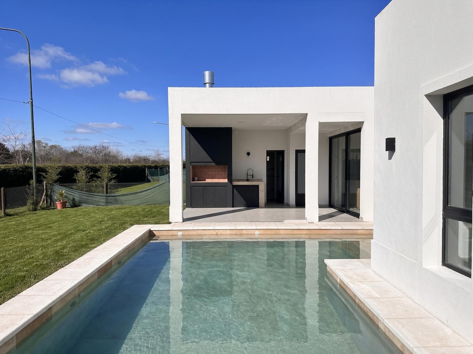 Brand-new 5-room house in Barrancas de Iraola, Hudson, Berazategui