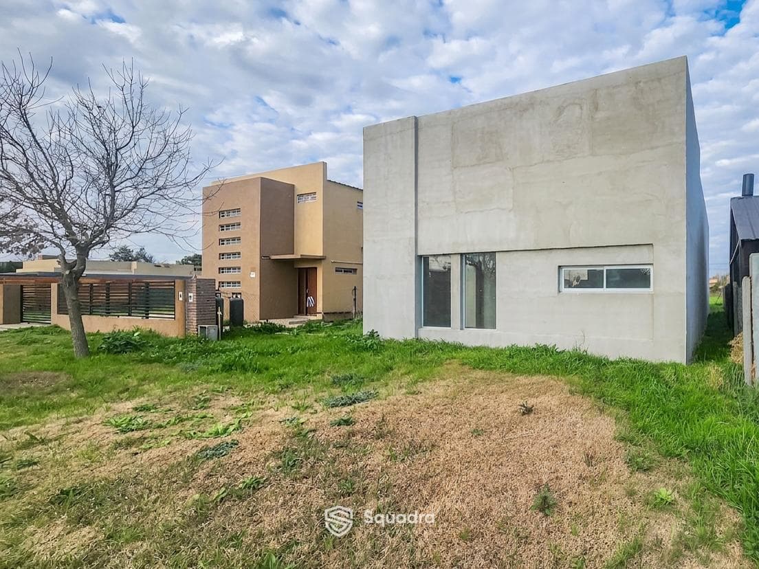 FOR SALE | TRADE - 3-bedroom house with garage and yard - Punta Chacra neighborhood, Roldán.