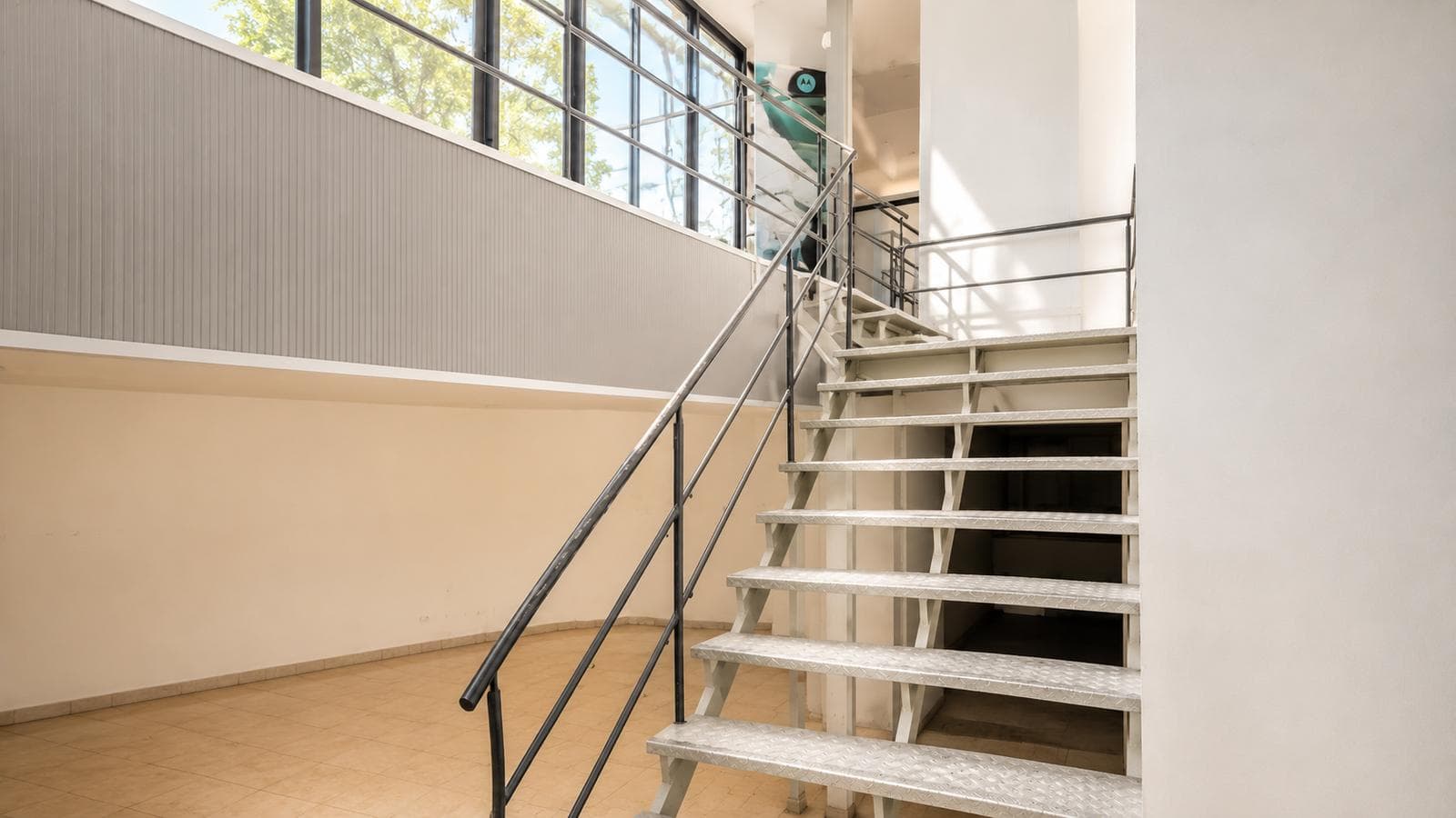 CORNER COMMERCIAL SPACE FOR RENT – RIGHT IN THE HEART OF SAN MIGUEL