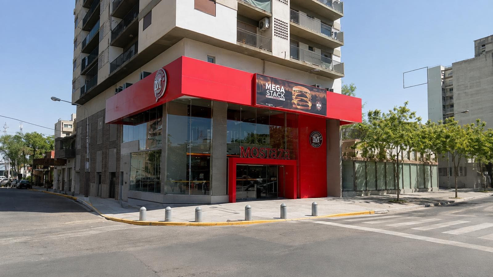 CORNER COMMERCIAL SPACE FOR RENT – RIGHT IN THE HEART OF SAN MIGUEL