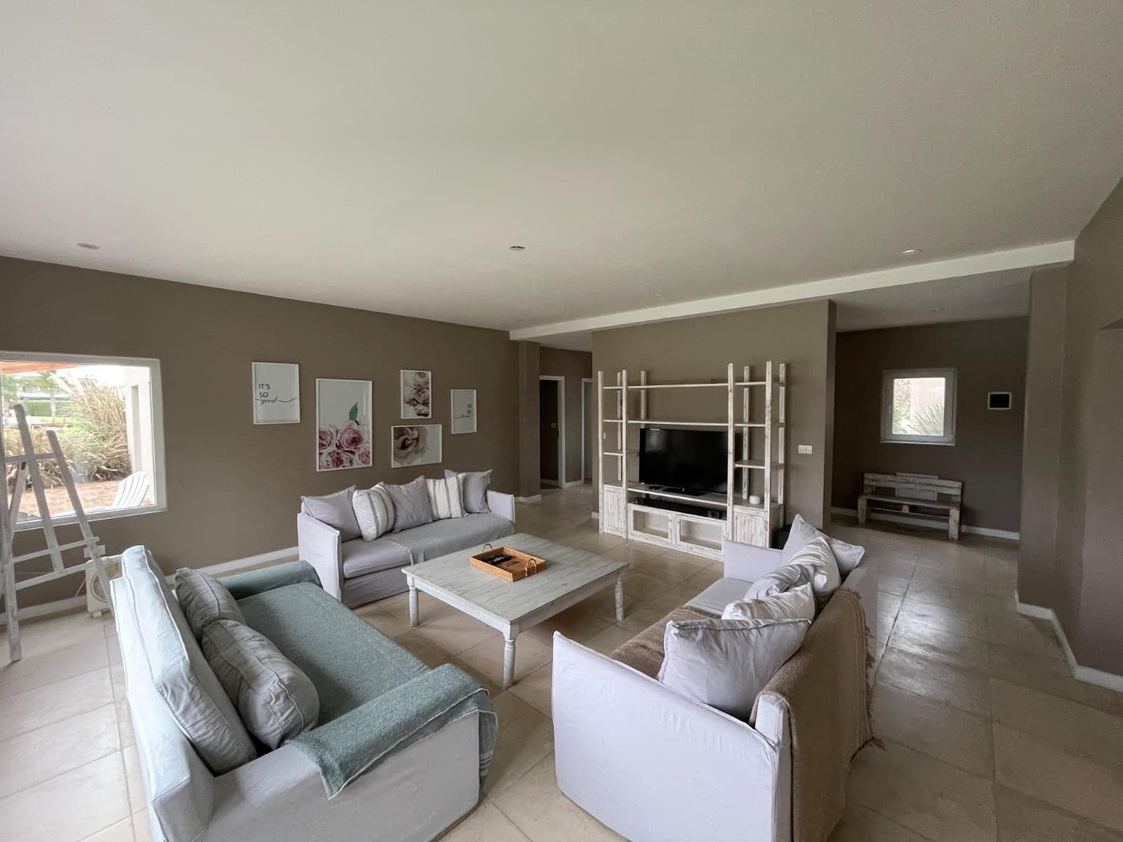 5-Bedroom House for Sale in La Laguna, San Benito Neighborhood, Villanueva, Tigre