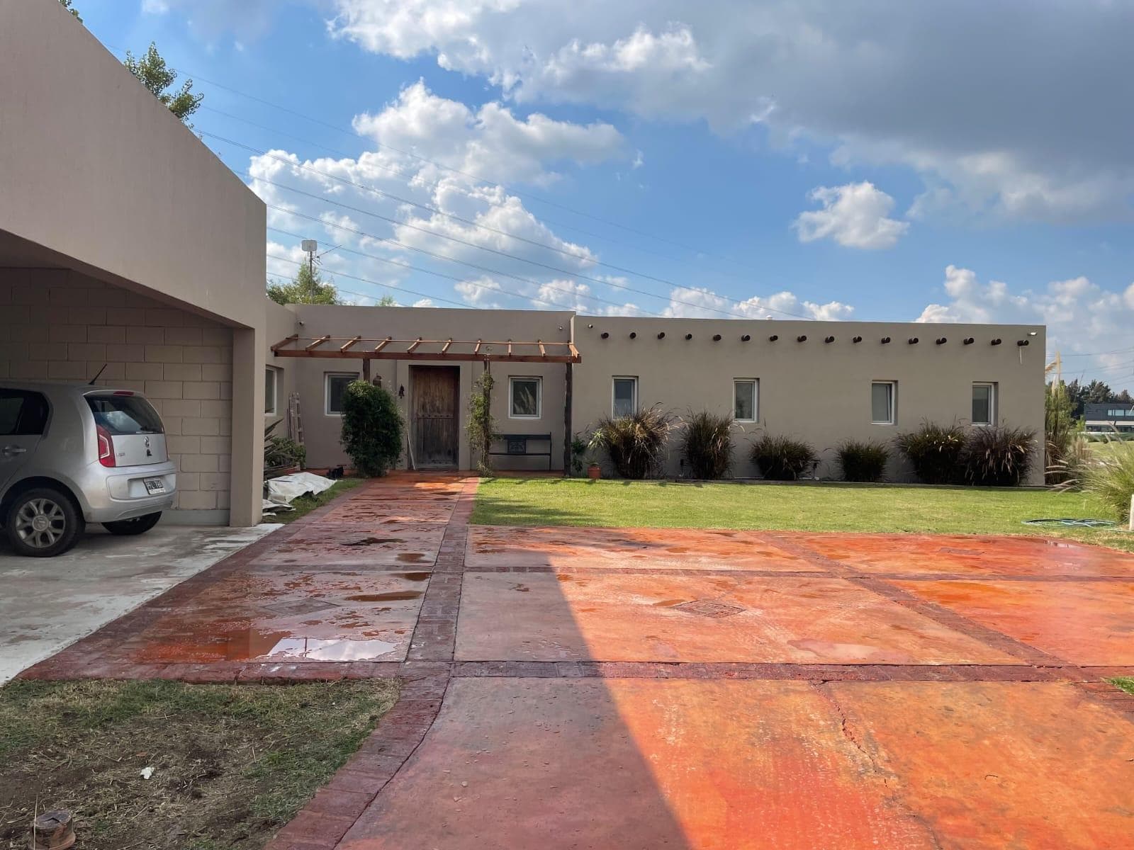 5-Bedroom House for Sale in La Laguna, San Benito Neighborhood, Villanueva, Tigre