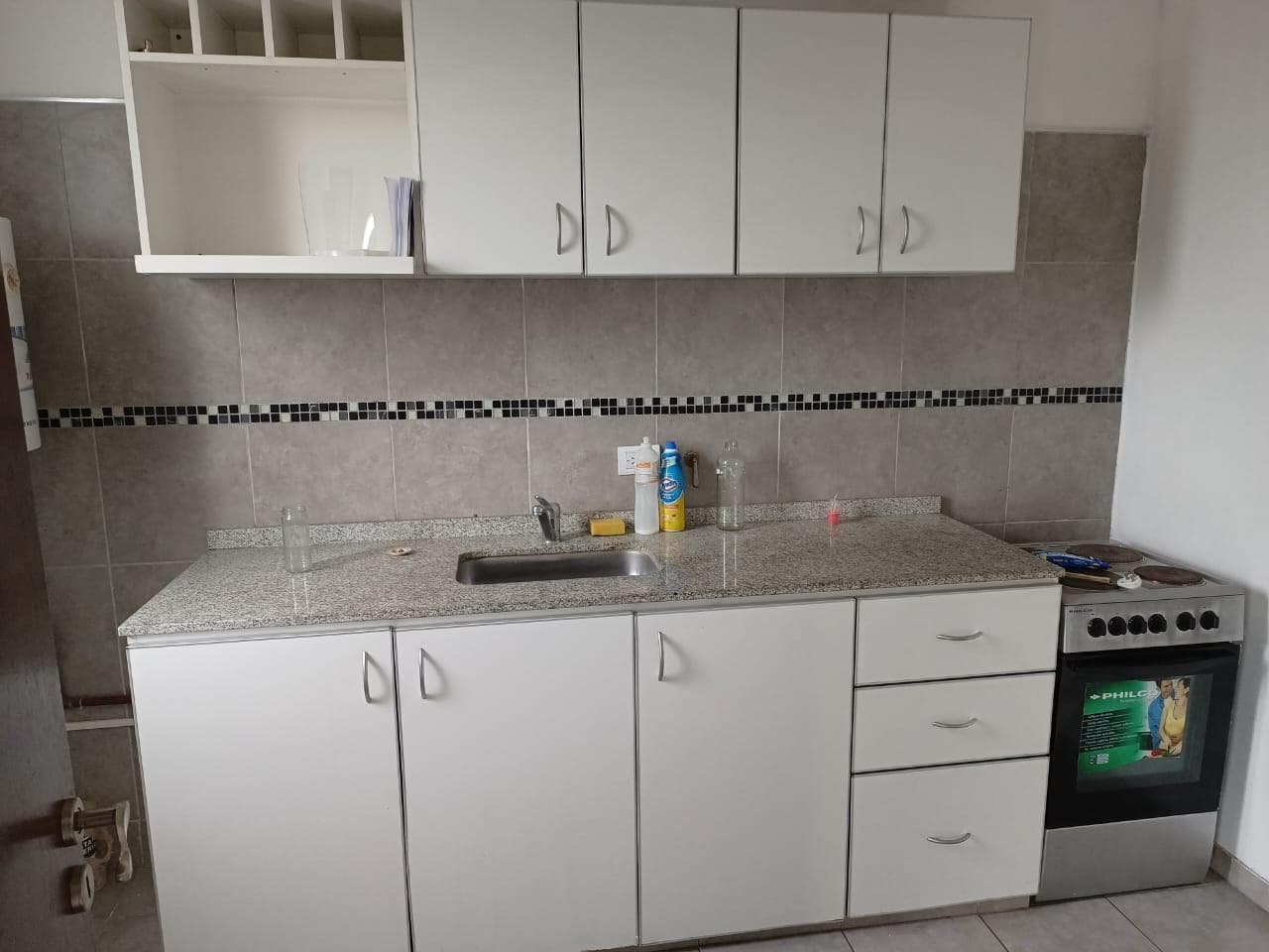 Spacious and bright one-bedroom apartment on Route 20.