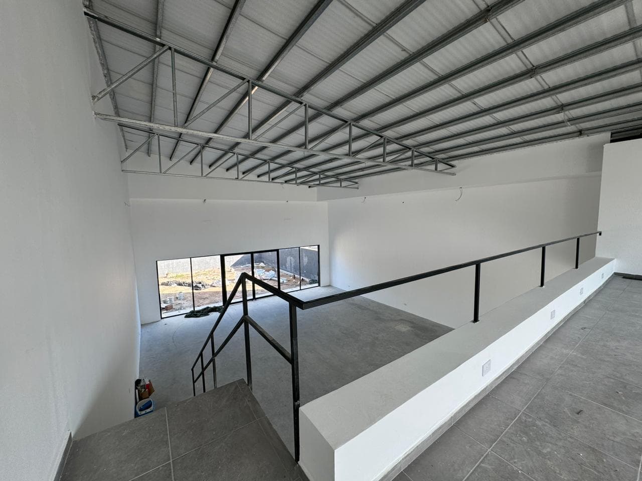 WAREHOUSE FOR SALE IN FUNES