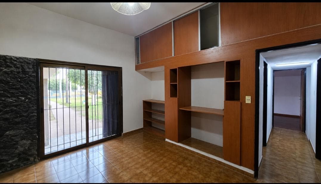 VILLA BELGRANO: 4-BEDROOM HOME 50 METERS FROM AV. RECTA MARTINOLLI