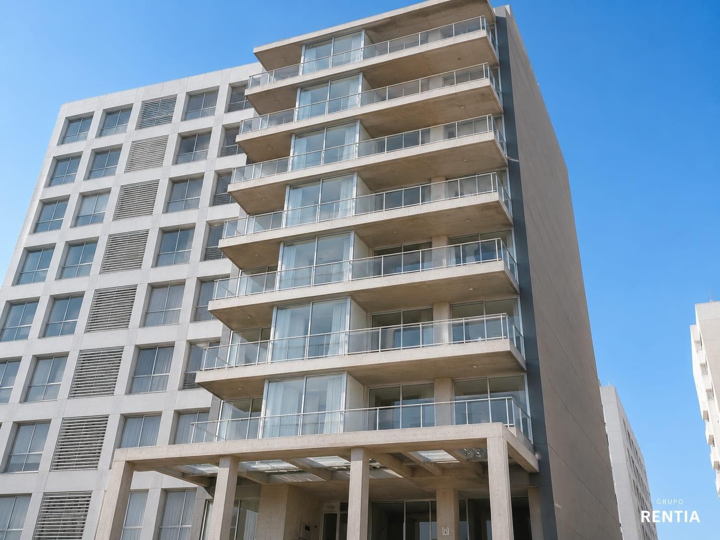 Brand-new 1-bedroom apartment with a front-facing balcony in Cordón