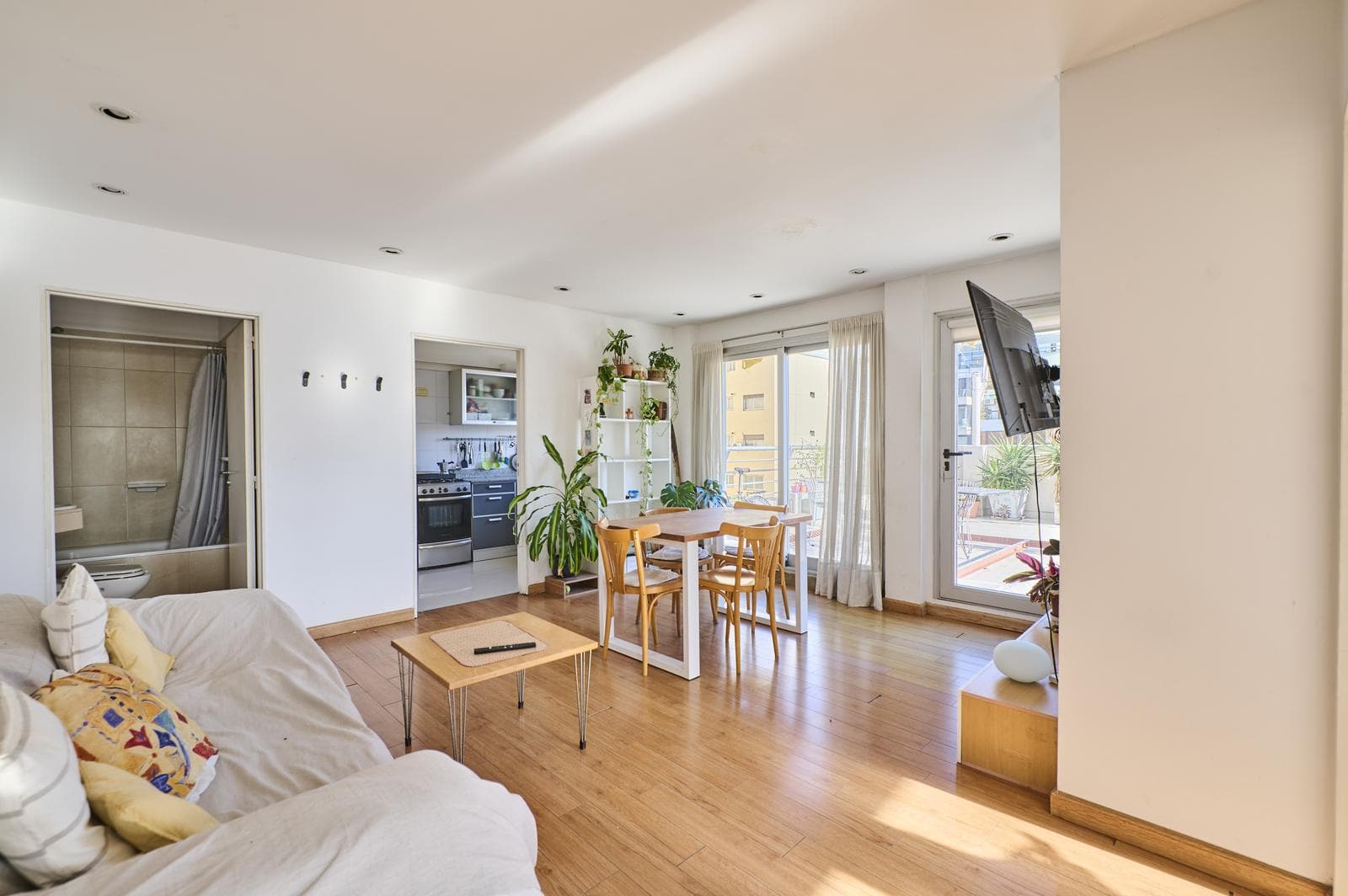 3-Bedroom Apartment for Sale in Villa Crespo. Large Balcony/Terrace