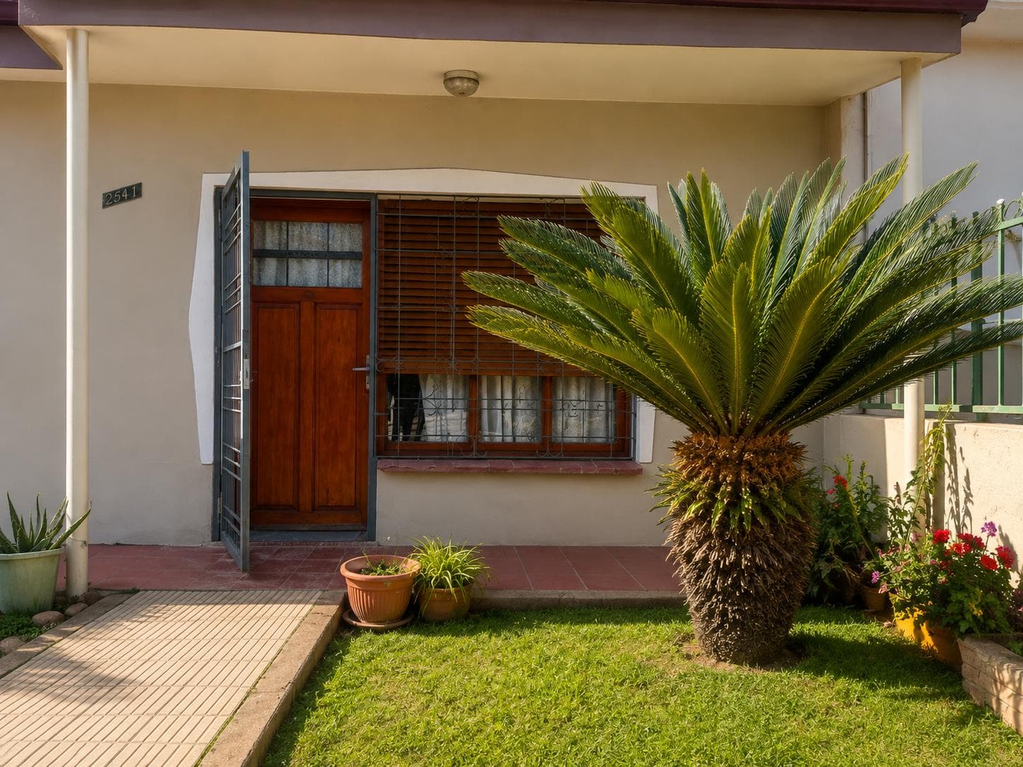 ONE HOME, MANY POSSIBILITIES | 4 BEDROOMS SEPARATE AREA