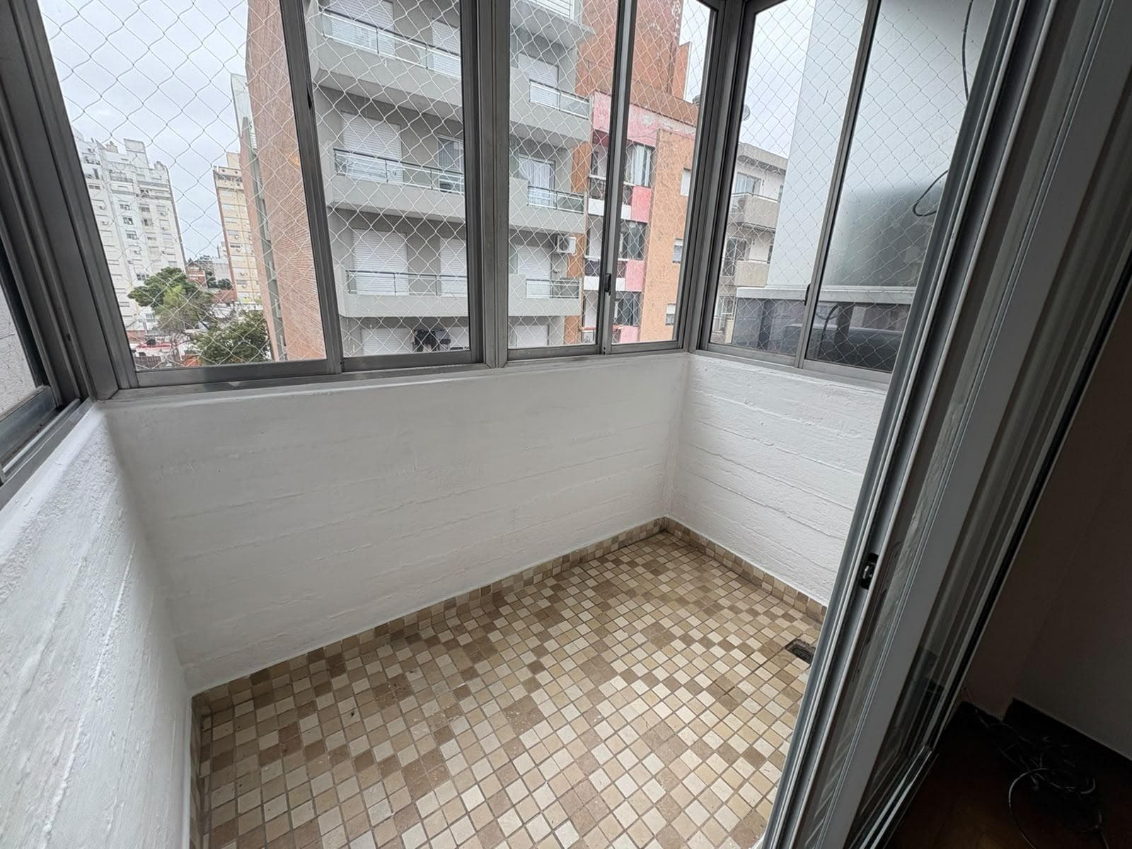 2-Bedroom Apartment for RENT / Martin Neighborhood