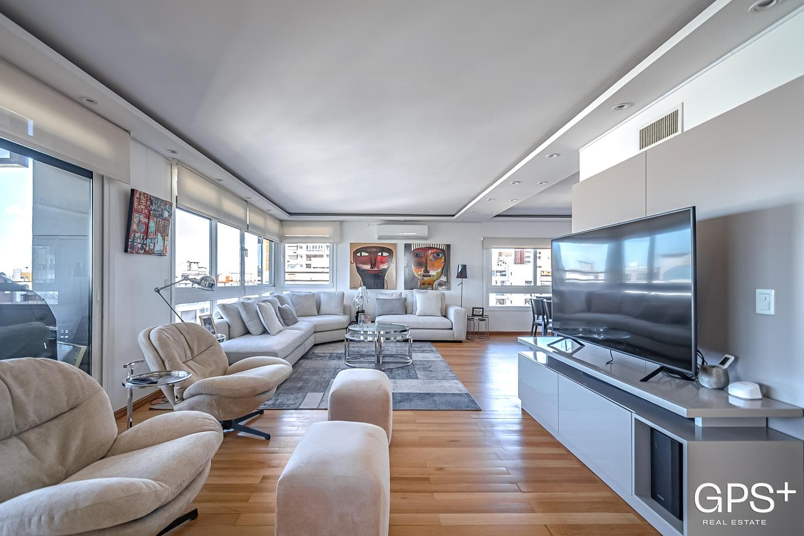 EXCLUSIVE UPPER-FLOOR APARTMENT IN PALERMO - 4 BEDROOMS, GARAGE, AND AMENITIES