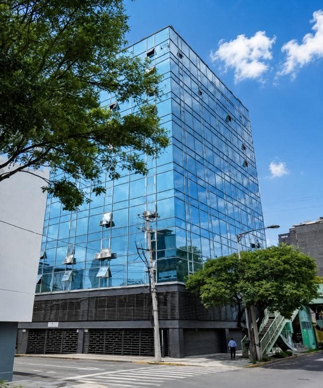 Fully furnished office on the 9th floor in Anzures