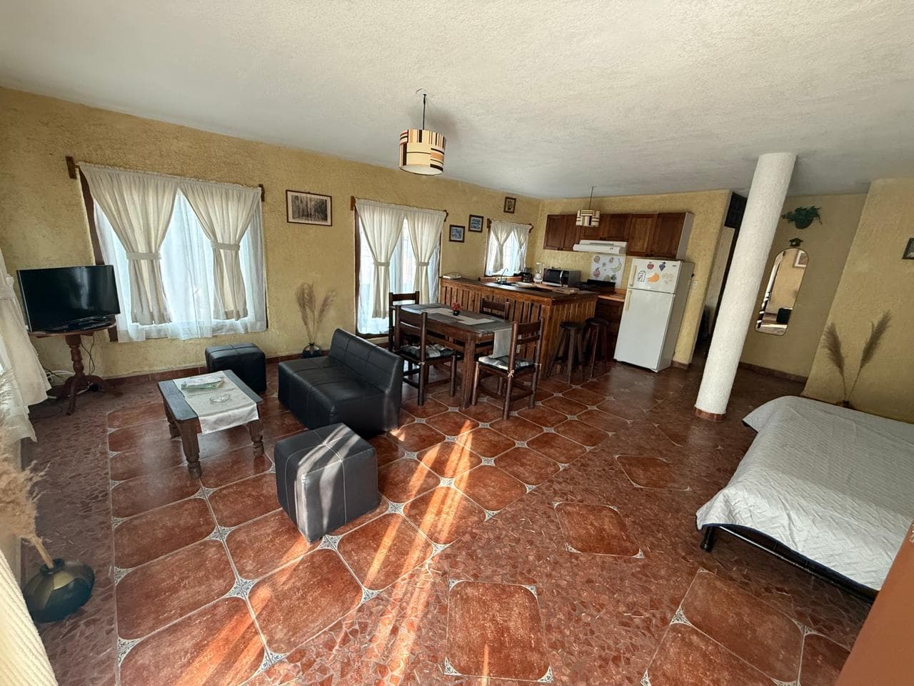 FURNISHED APARTMENT FOR RENT, ONE BLOCK FROM GARCIA DE LEON BOULEVARD