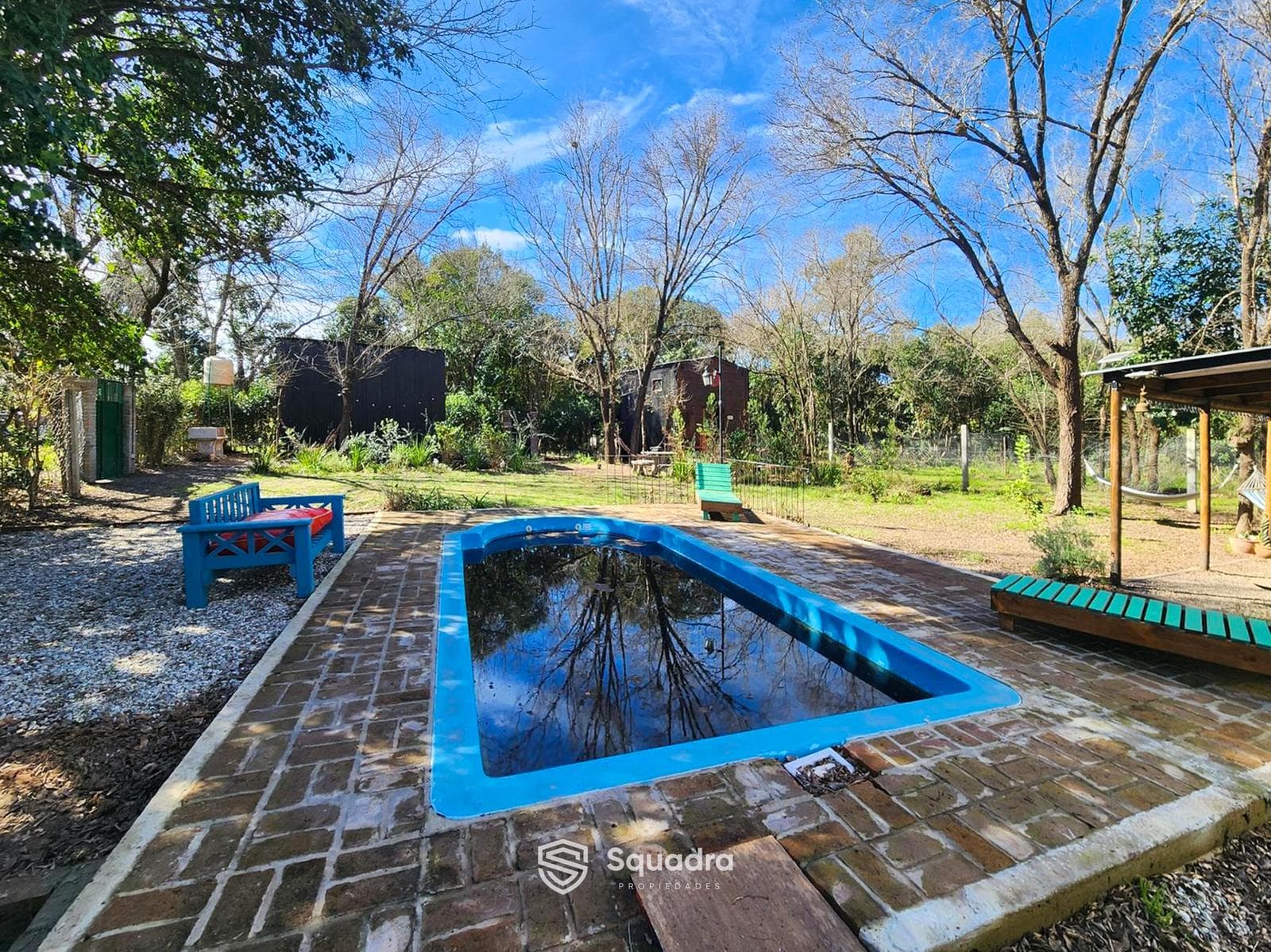 FOR SALE | TRADE - Cottage complex with a family home, pool, and storage shed. Andean town.