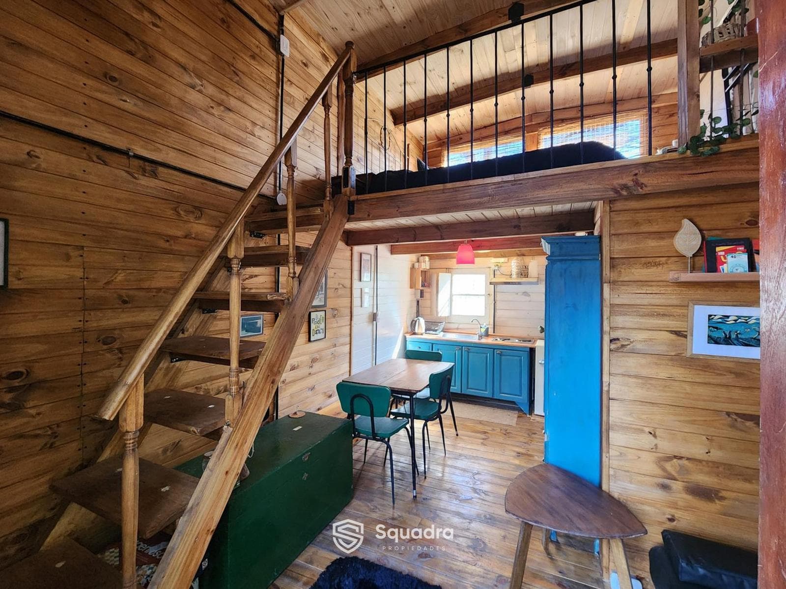 FOR SALE | TRADE - Cottage complex with a family home, pool, and storage shed. Andean town.